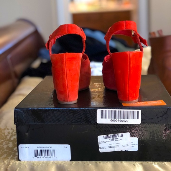 Dolce Vita
Style: Eileen Wedge Sandal - Picture 3 of 11